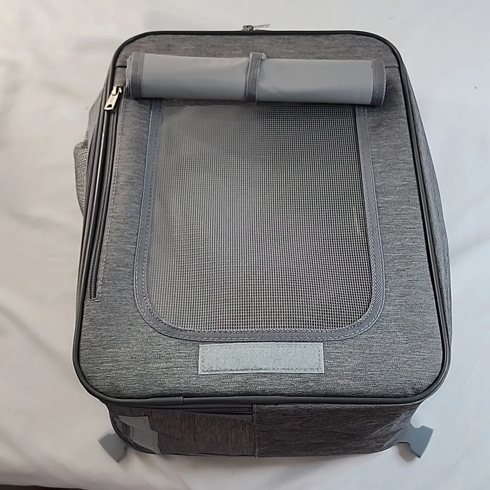 NWOT Petseek 2 in 1 Soft-Sided Airline Approved Backpack Travel Pet Carrier